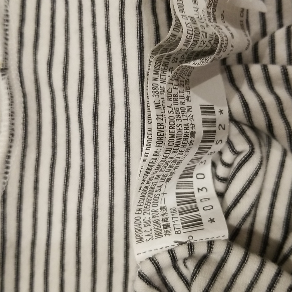 Forever 21 Black and White Striped Crewneck Graphic Tee Size S - Picture 12 of 16